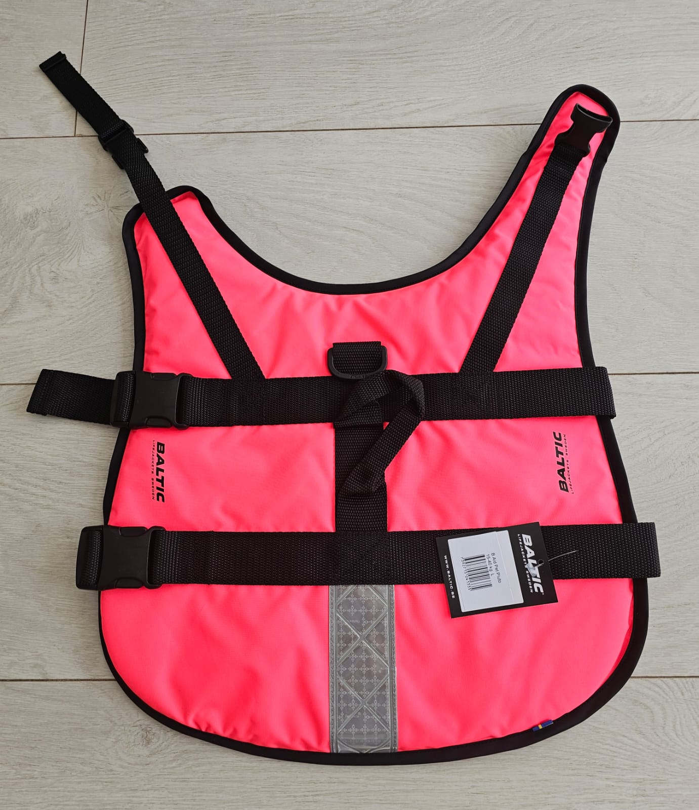 Large Baltic dog life jacket, bright pink, 15kg to 40kg